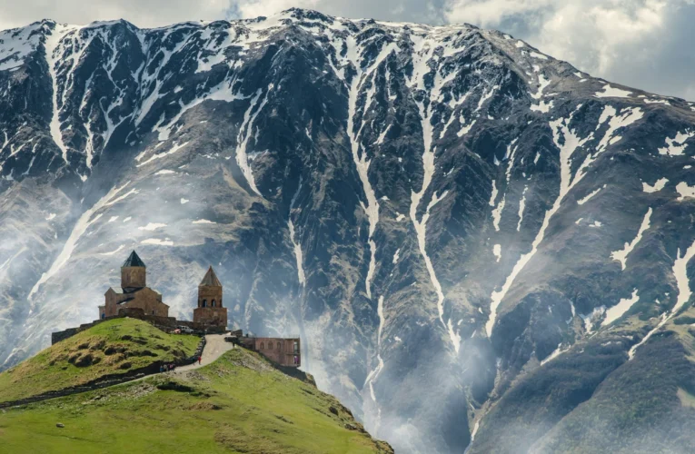 Wisata Pegunungan Luar Negeri dengan Panorama Dramatis